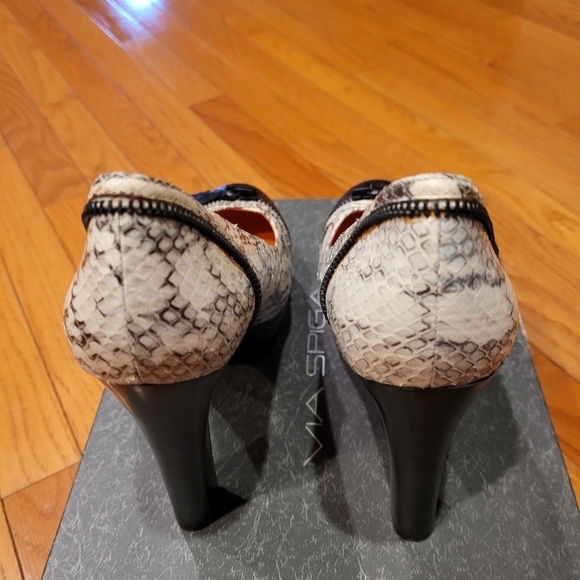 Shoes - Picture 2 of 5